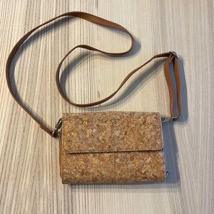 Thirty one gifts cross body bag.